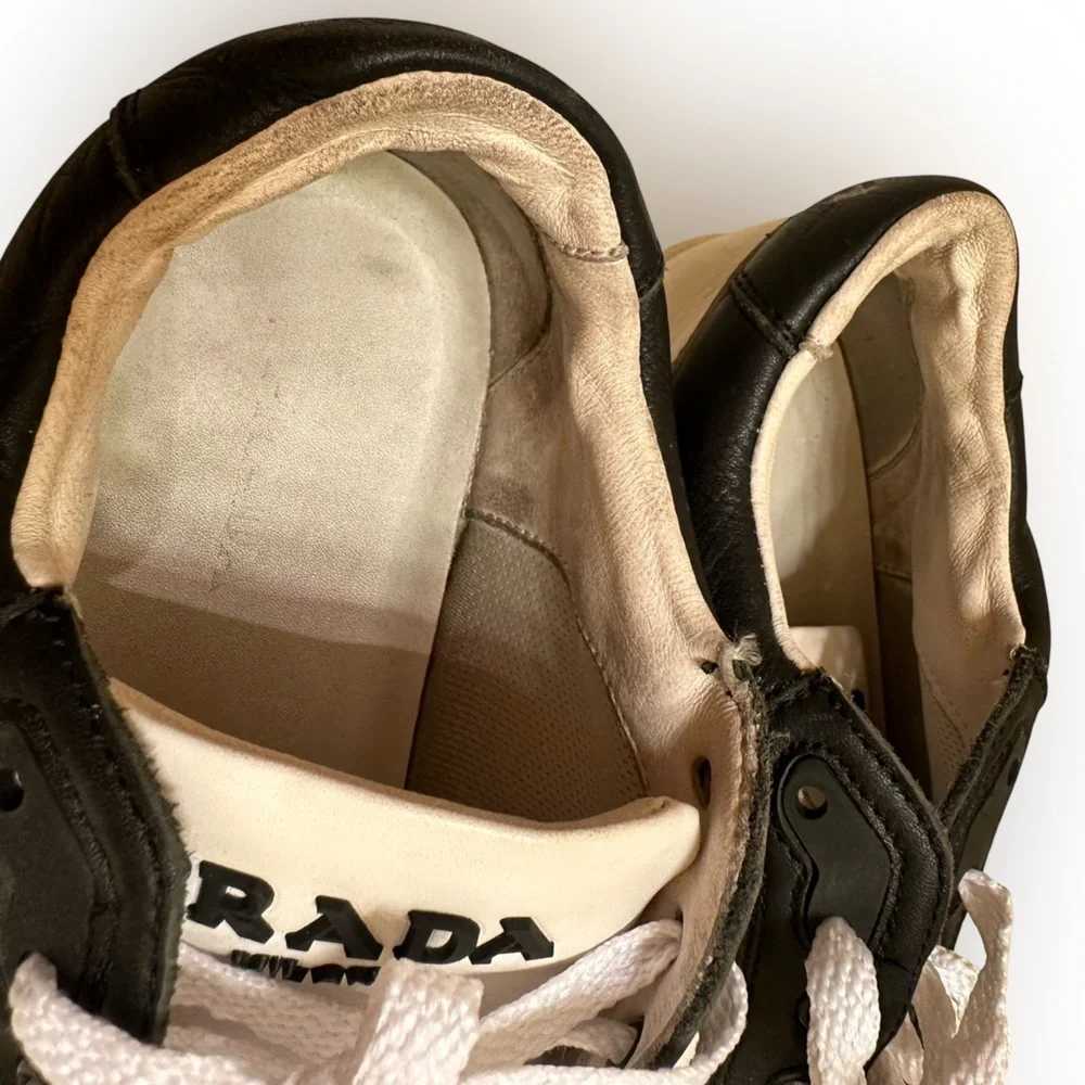 Vintage Prada Men's Black and Cream Sneakers size 40